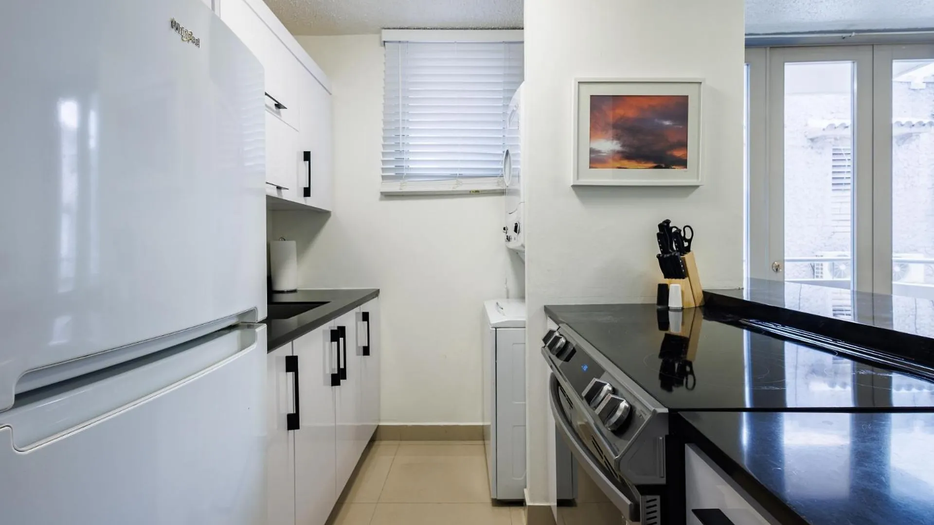 Avila Suites San Juan Guest house