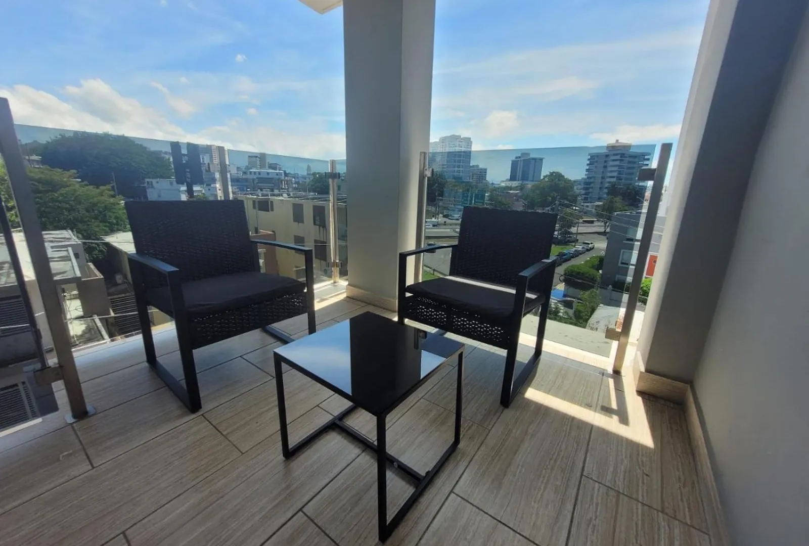 Avila Suites San Juan Guest house