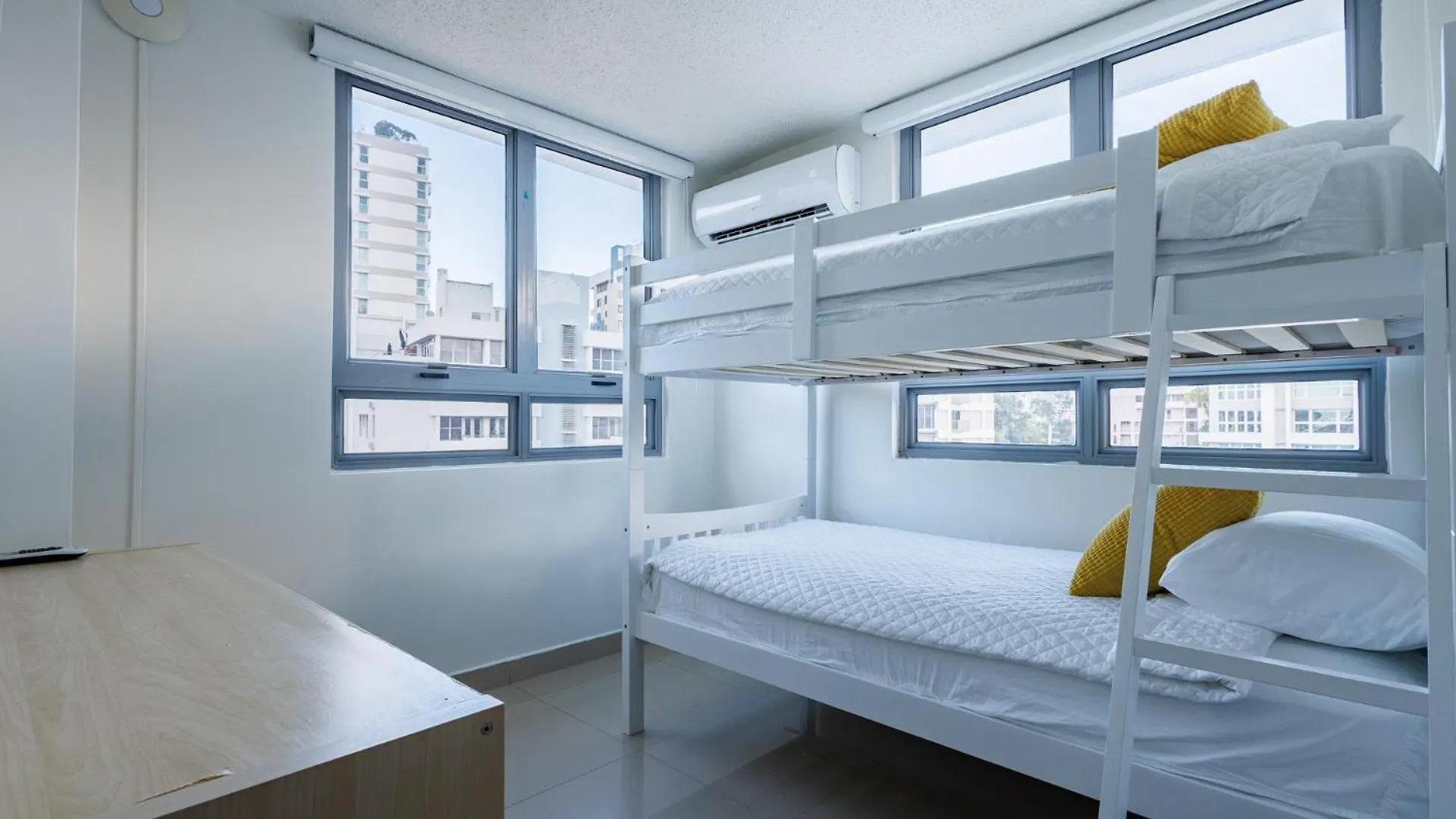 Avila Suites San Juan Guest house