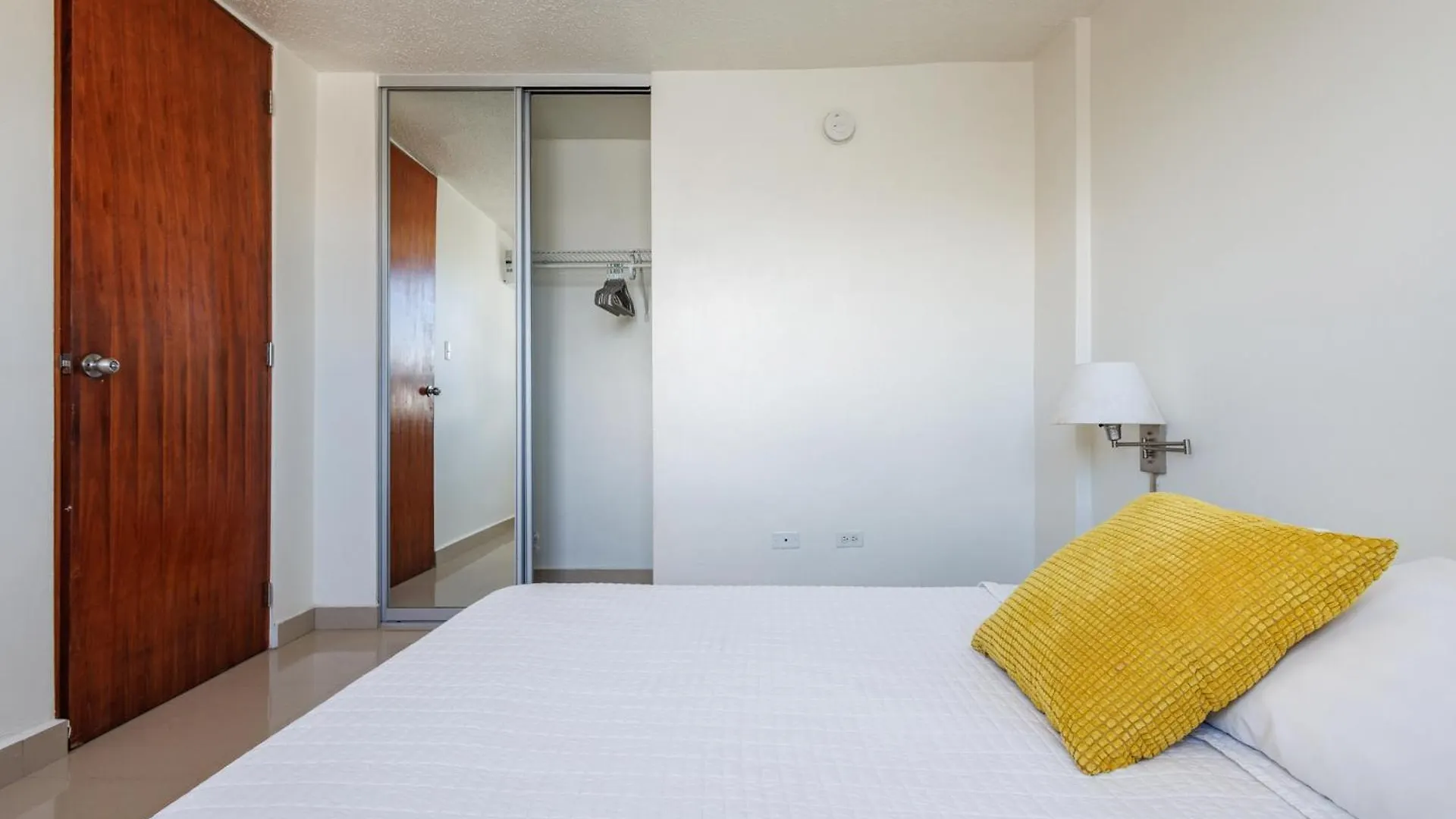 Avila Suites San Juan Guest house