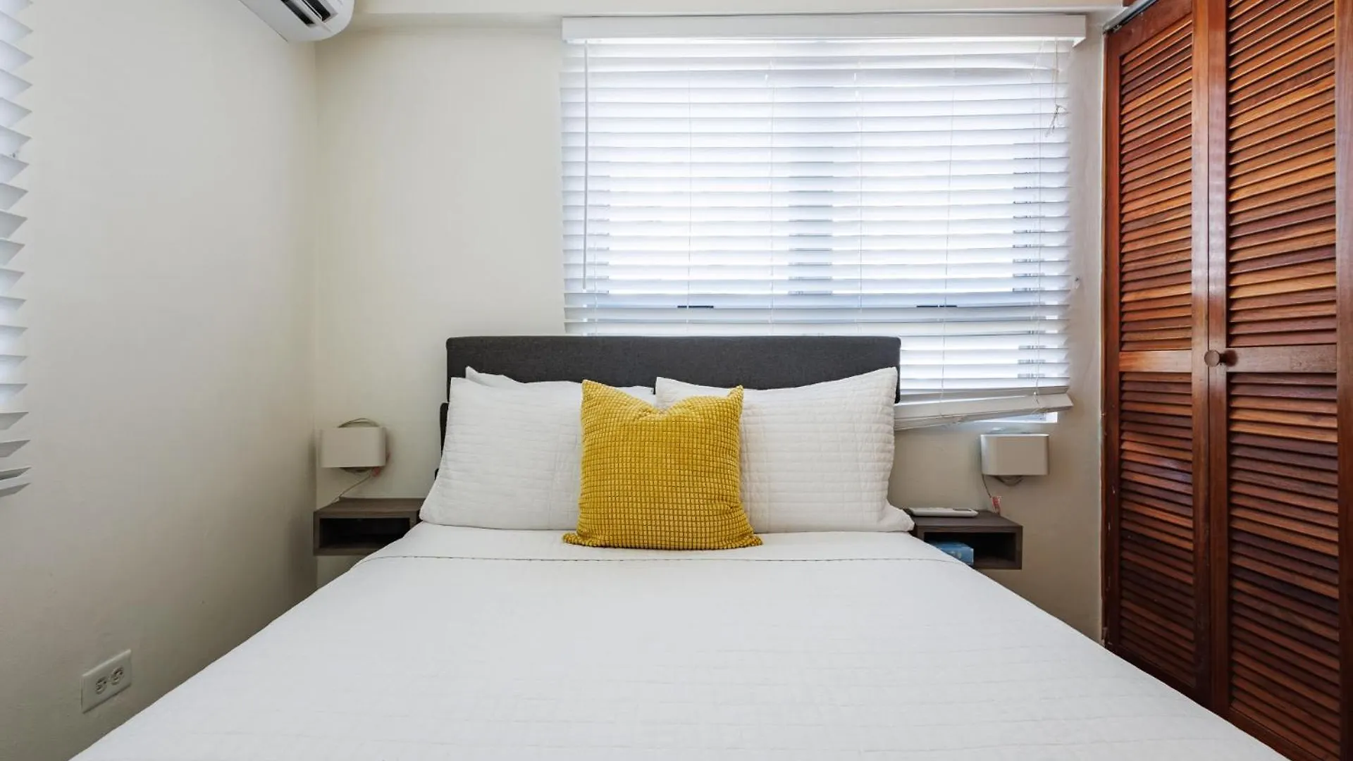 Avila Suites San Juan Guest house