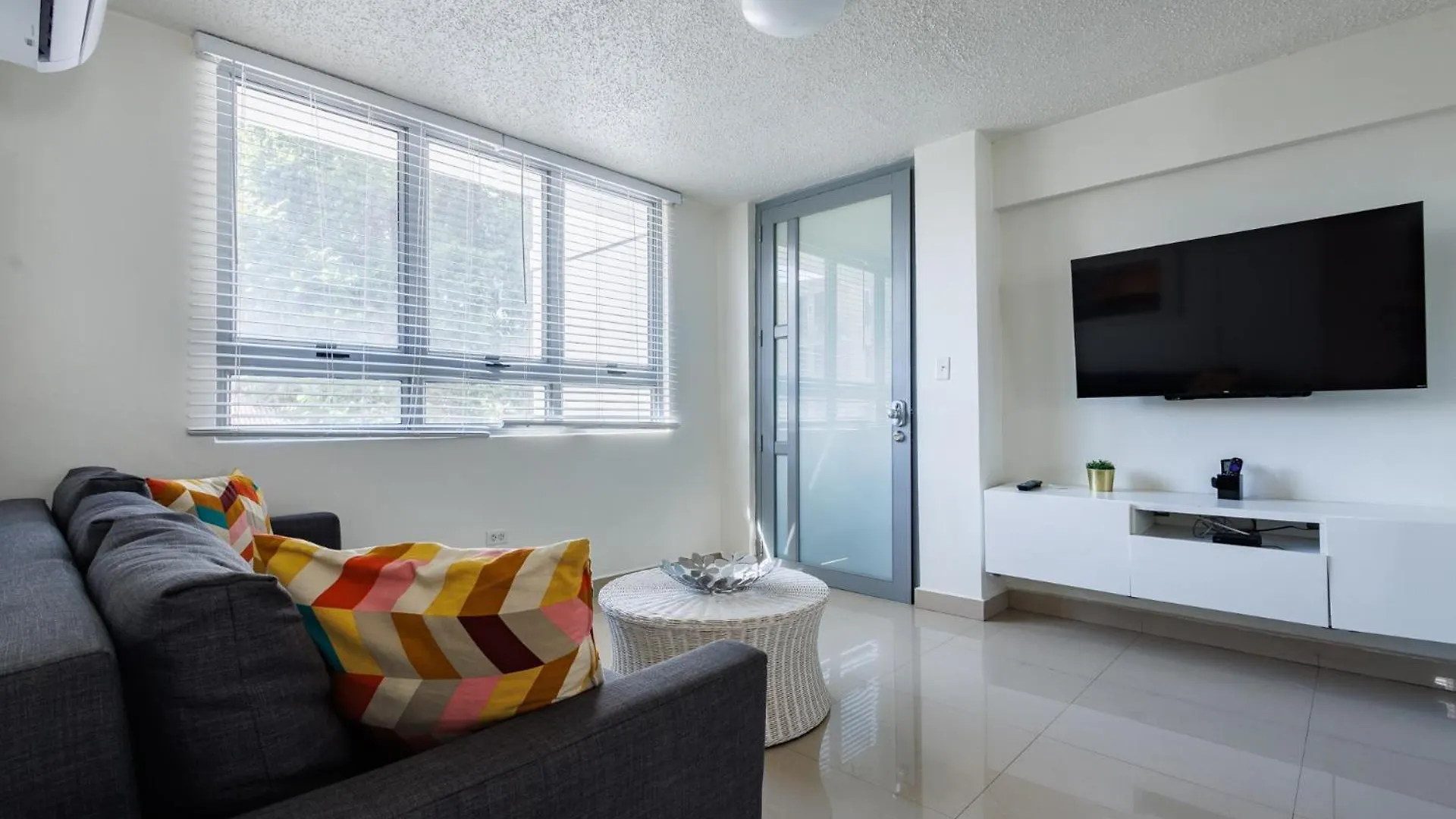 Avila Suites San Juan Guest house