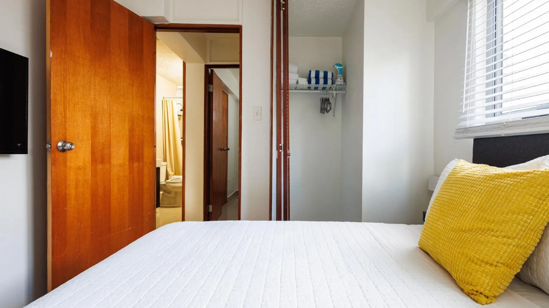 Avila Suites San Juan Guest house